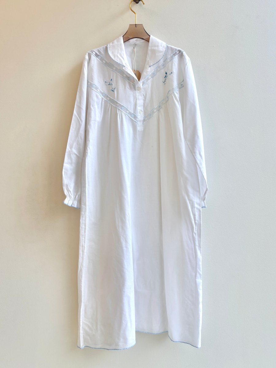 White Cotton and Blue Rose Lace Dressing Gown (Vintage) - Made X Hudson