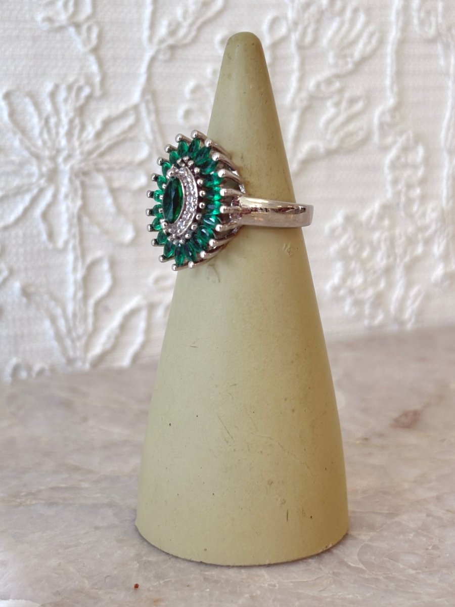 Solid Sterling Silver Ring w/ Emerald Tone & White Stones (Vintage) - Made X Hudson