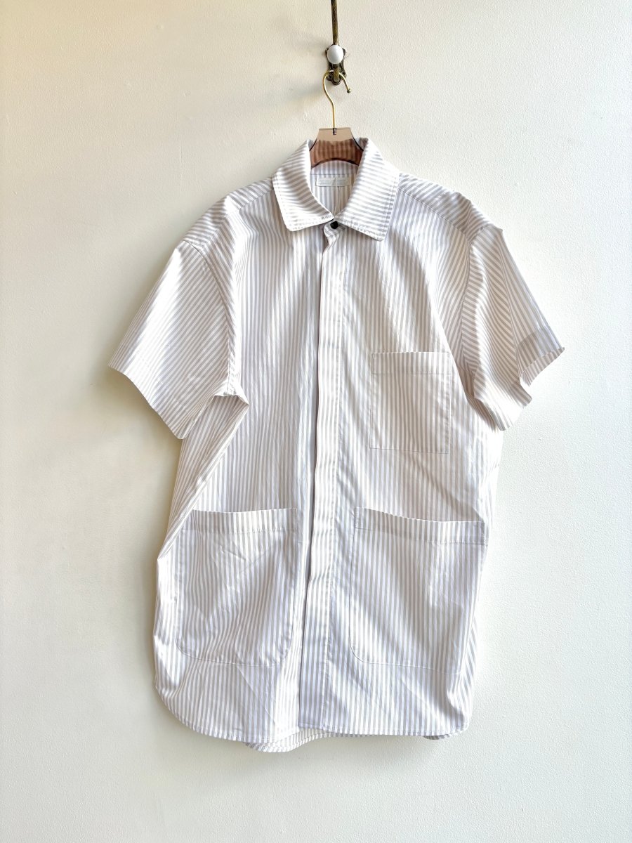 Utility Short Sleeve Shirt Snap Up in Tan and White w/ Patch Pockets - Made X Hudson