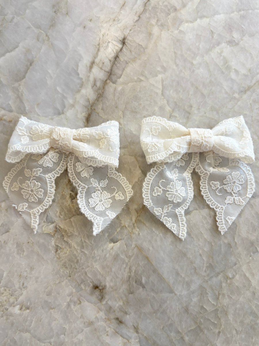 Daisies Lace Pair Bow Hair Clips (Multiple Colors) - Made X Hudson