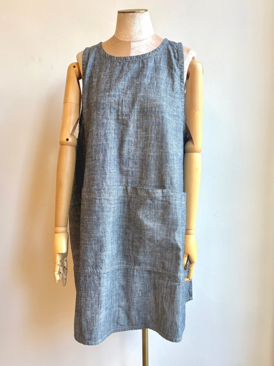 Studio Apron in Dark Chambray - Made X Hudson