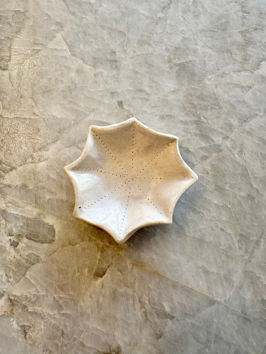 Cream Dotted Ray Ring Holder - Made X Hudson