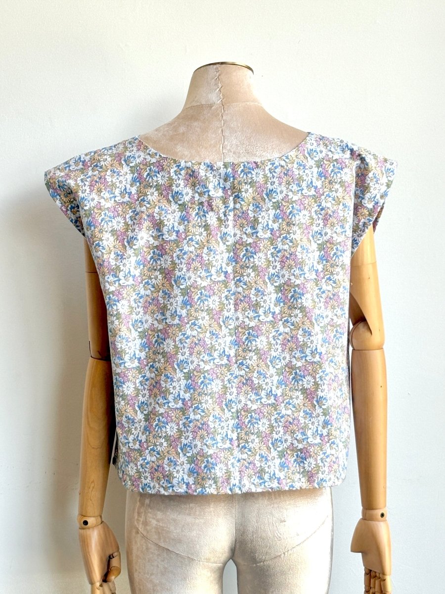 White, Yellow & Blue Daisy Floral Print Box Top - Made X Hudson