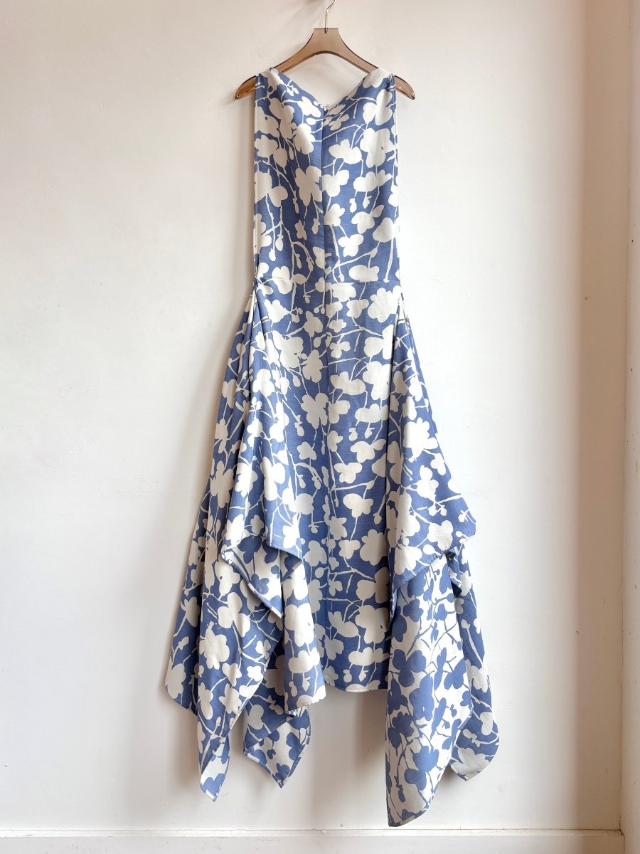 Zero - Waste White and Dusky Blue Floral Silhouette - Made X Hudson