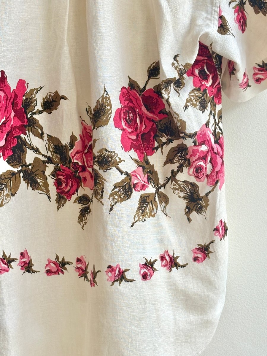 Roses Popover Shirt in Ivory, Red, & Green - Made X Hudson