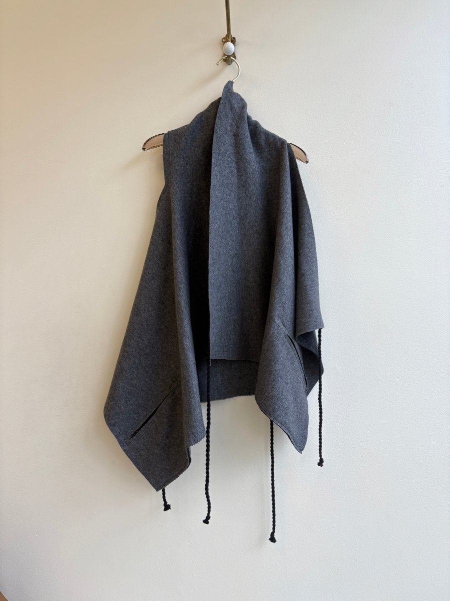 Charcoal & Grey Reversible Shawl w/ Pockets - Made X Hudson