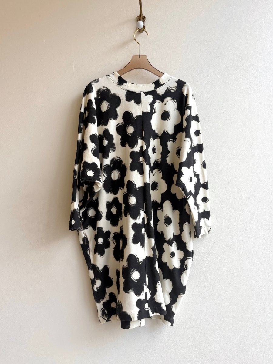 Black + White | Flower Sweater Dress - Made X Hudson