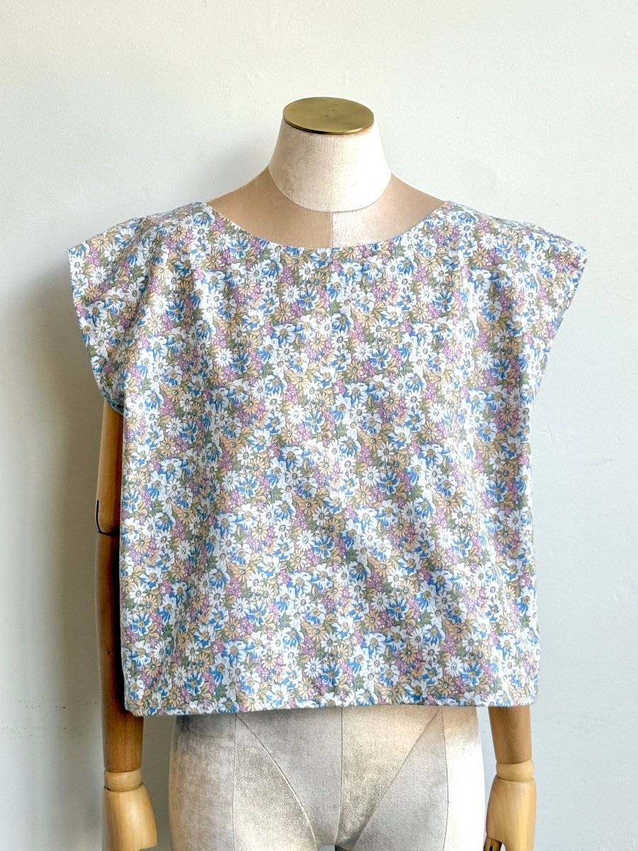 White, Yellow & Blue Daisy Floral Print Box Top - Made X Hudson