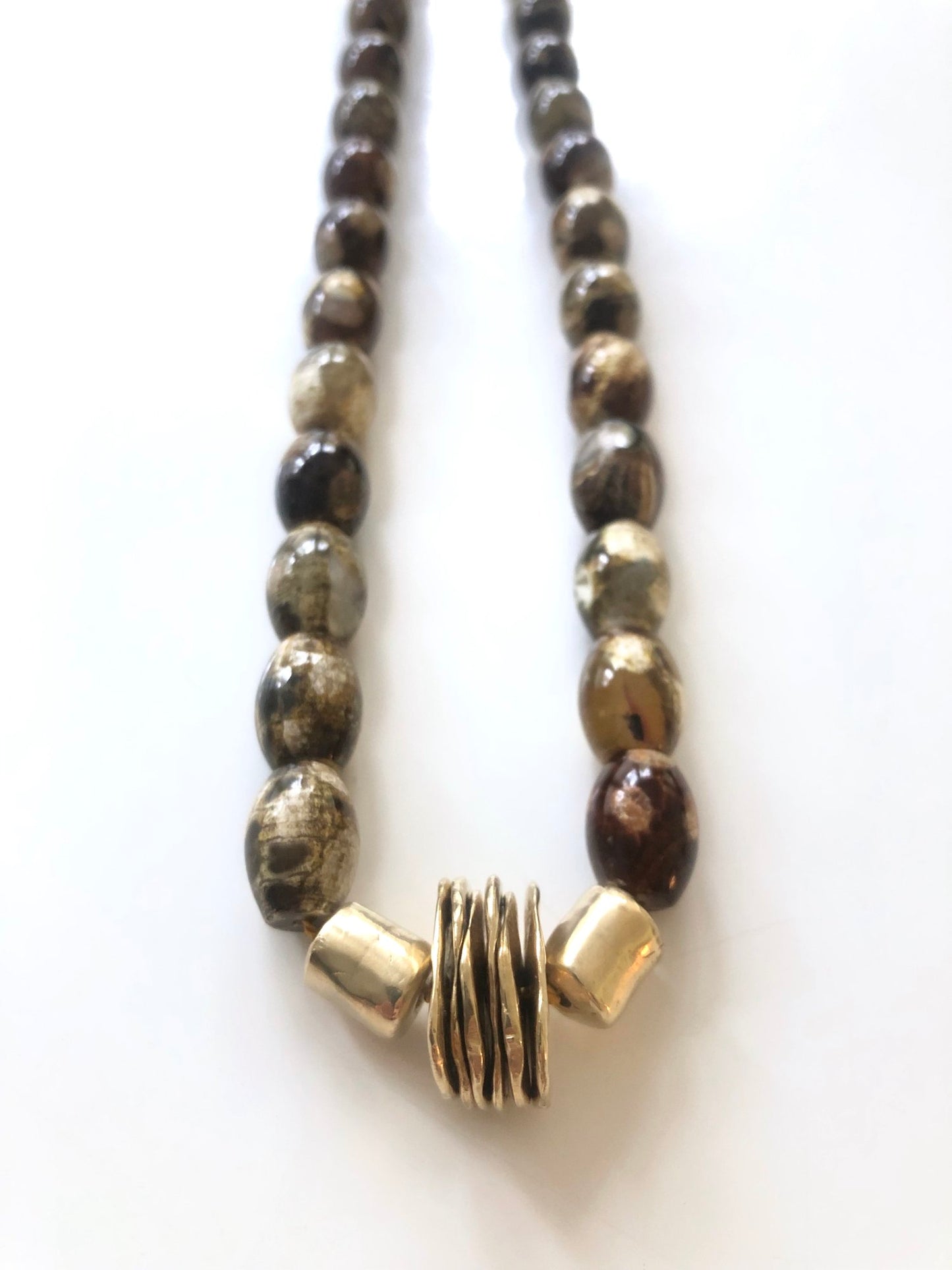 COLLANA - TURTLE FIRE AGATE + BRASS BEADS