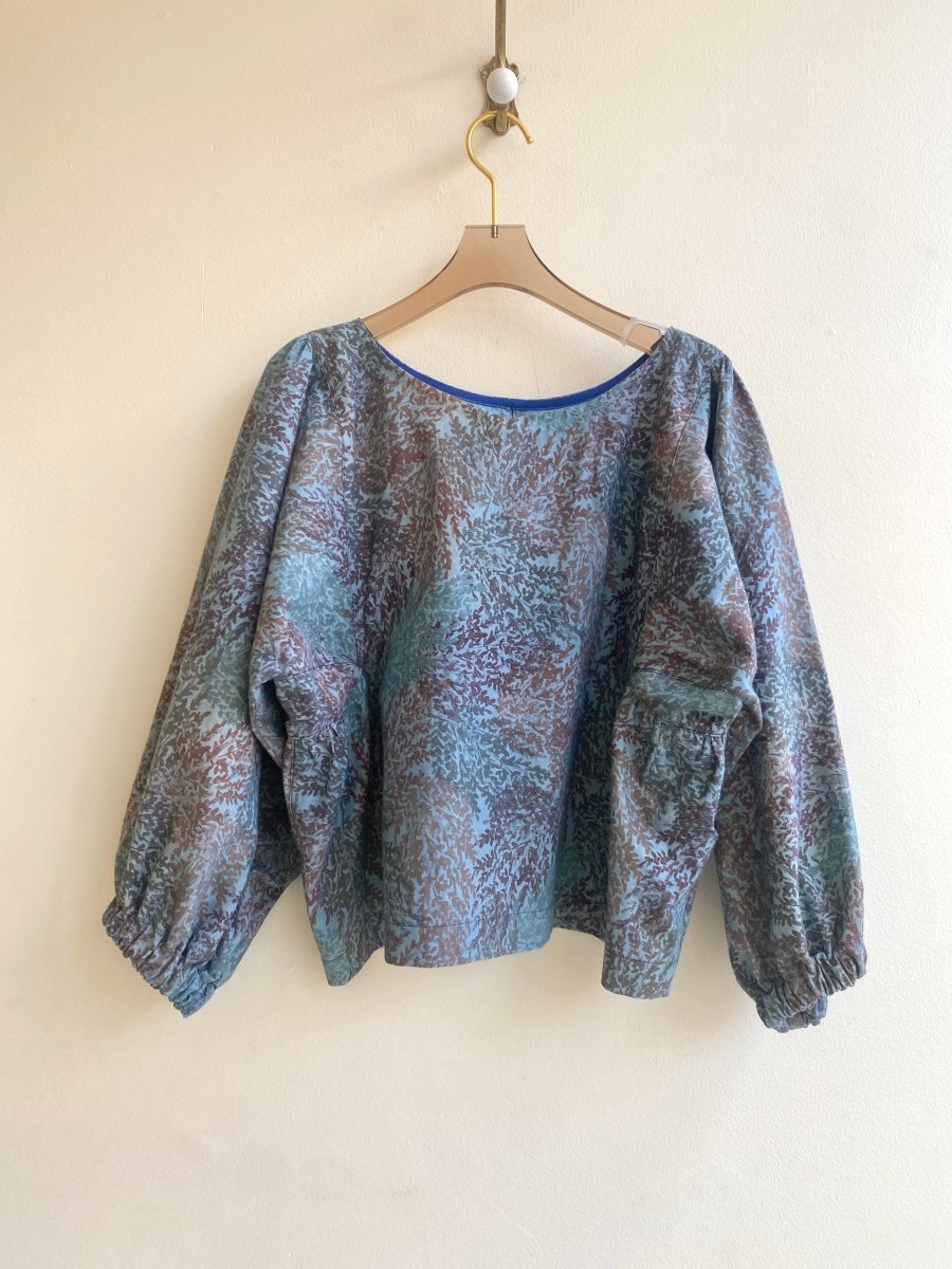 Zero Waste Gathered Sleeve Top In Blue Floral Print - Made X Hudson