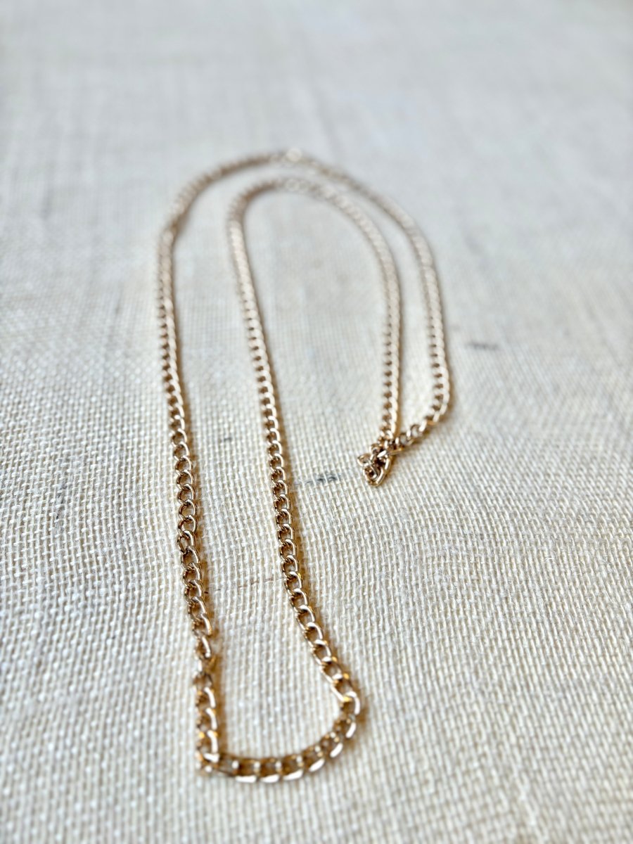Long Costume Gold Chain Necklace (Vintage) Long Costume Gold Chain Necklace (Vintage)