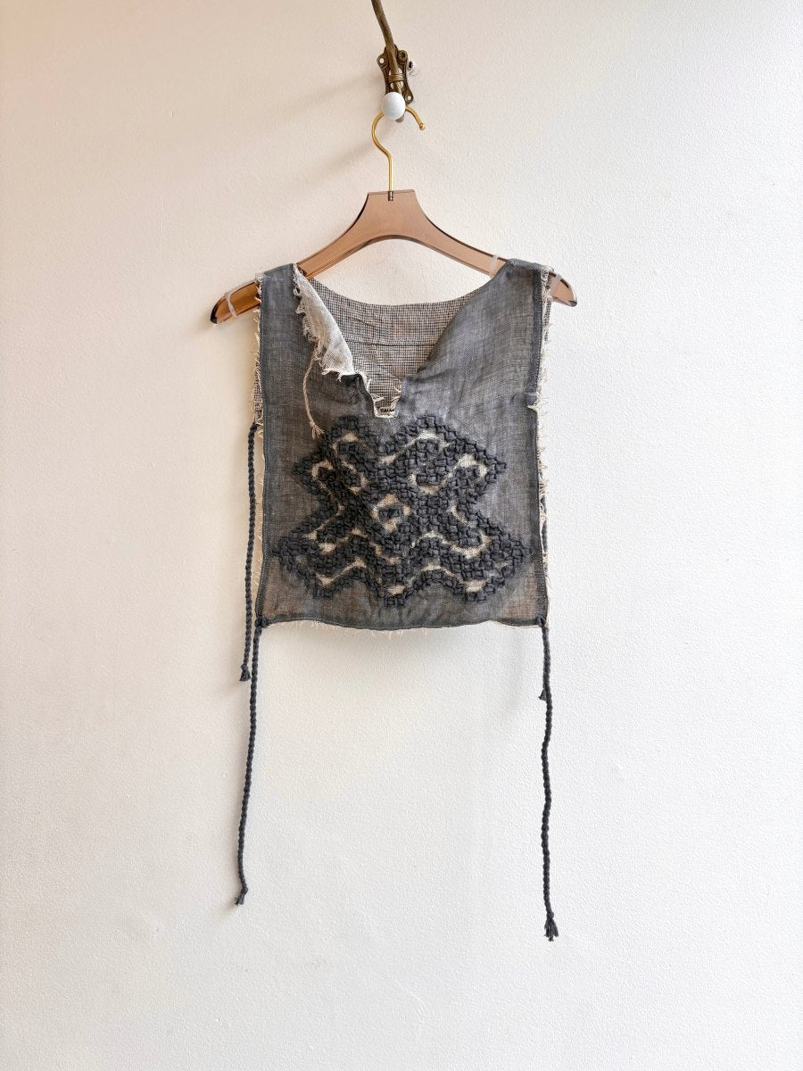 Hand Embroidered Chester with Collar | Grey Linen - Made X Hudson