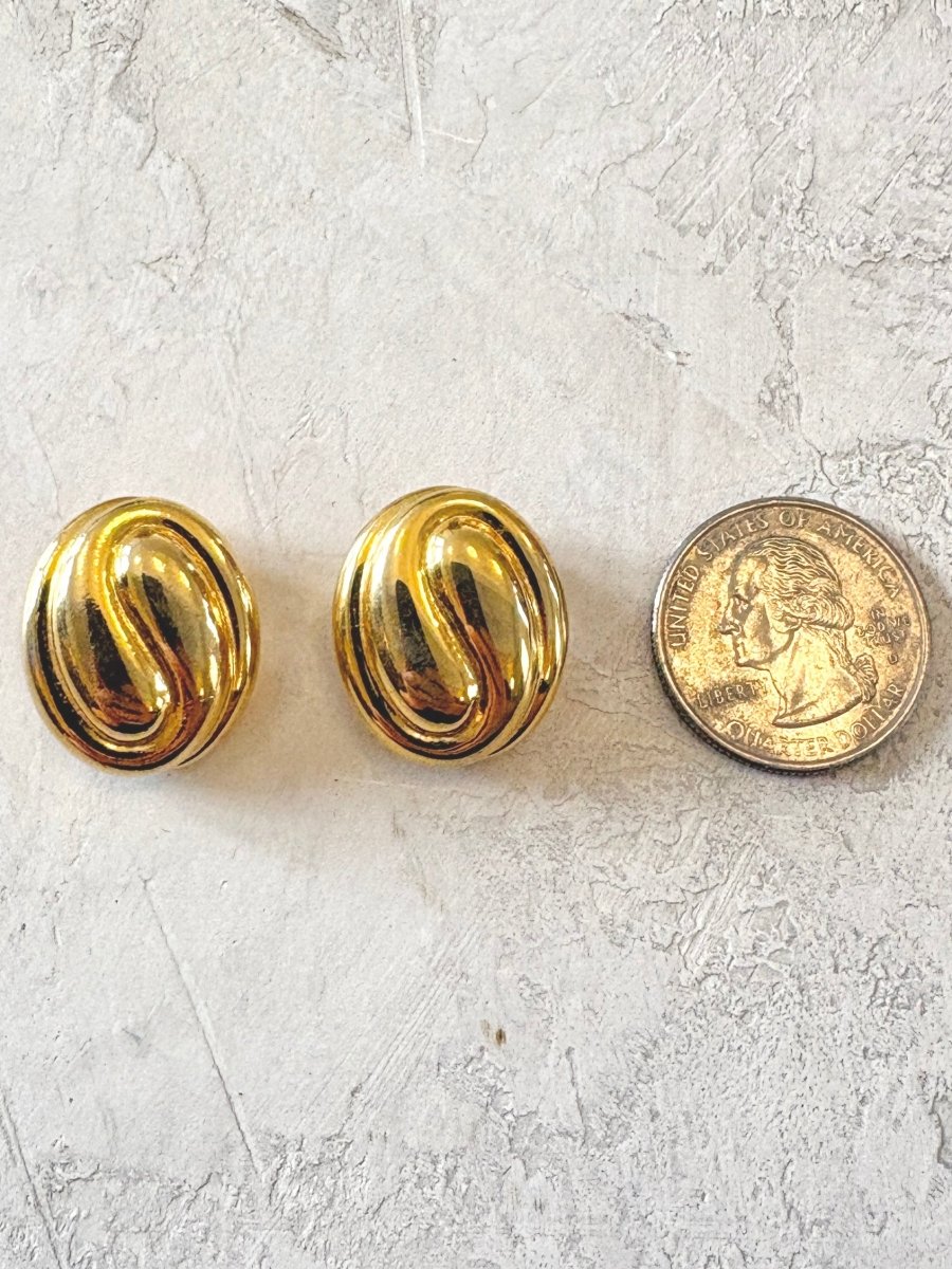 Gold Tone Swirly Toi et Moi Clip On Earrings (Vintage) - Made X Hudson