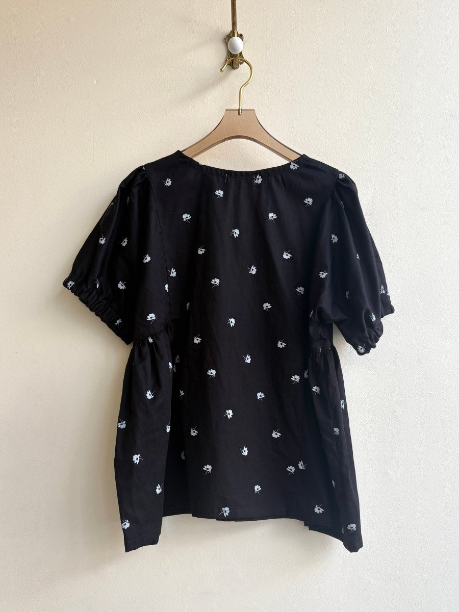 Black w/ White Flower Zero - Waste Blouse - Made X Hudson