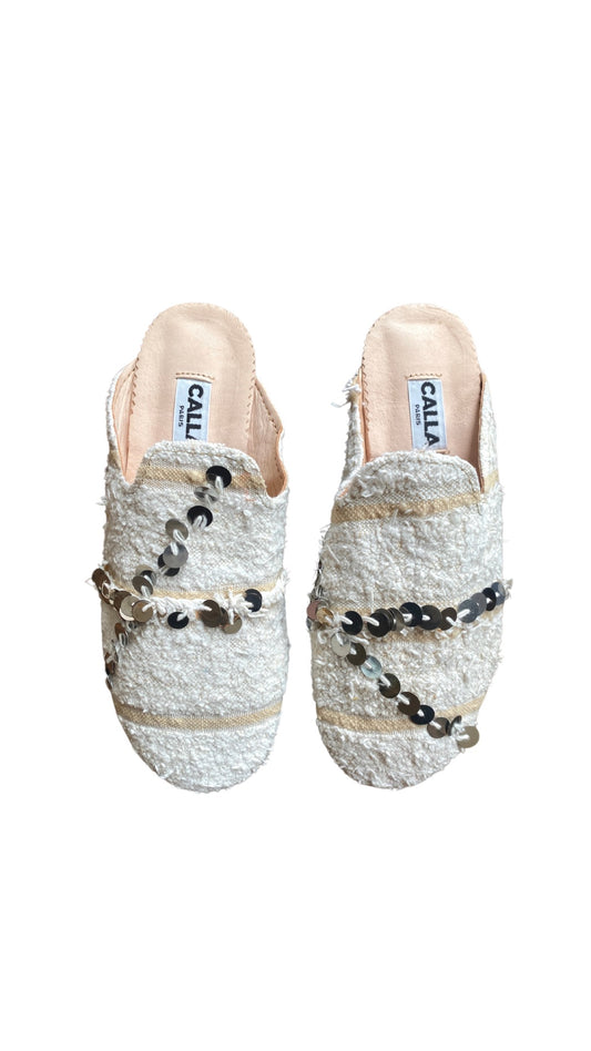 Niki Babouches “Handira I” Flats In Colors Ivory & Tan Hand Beaded (Size 39)