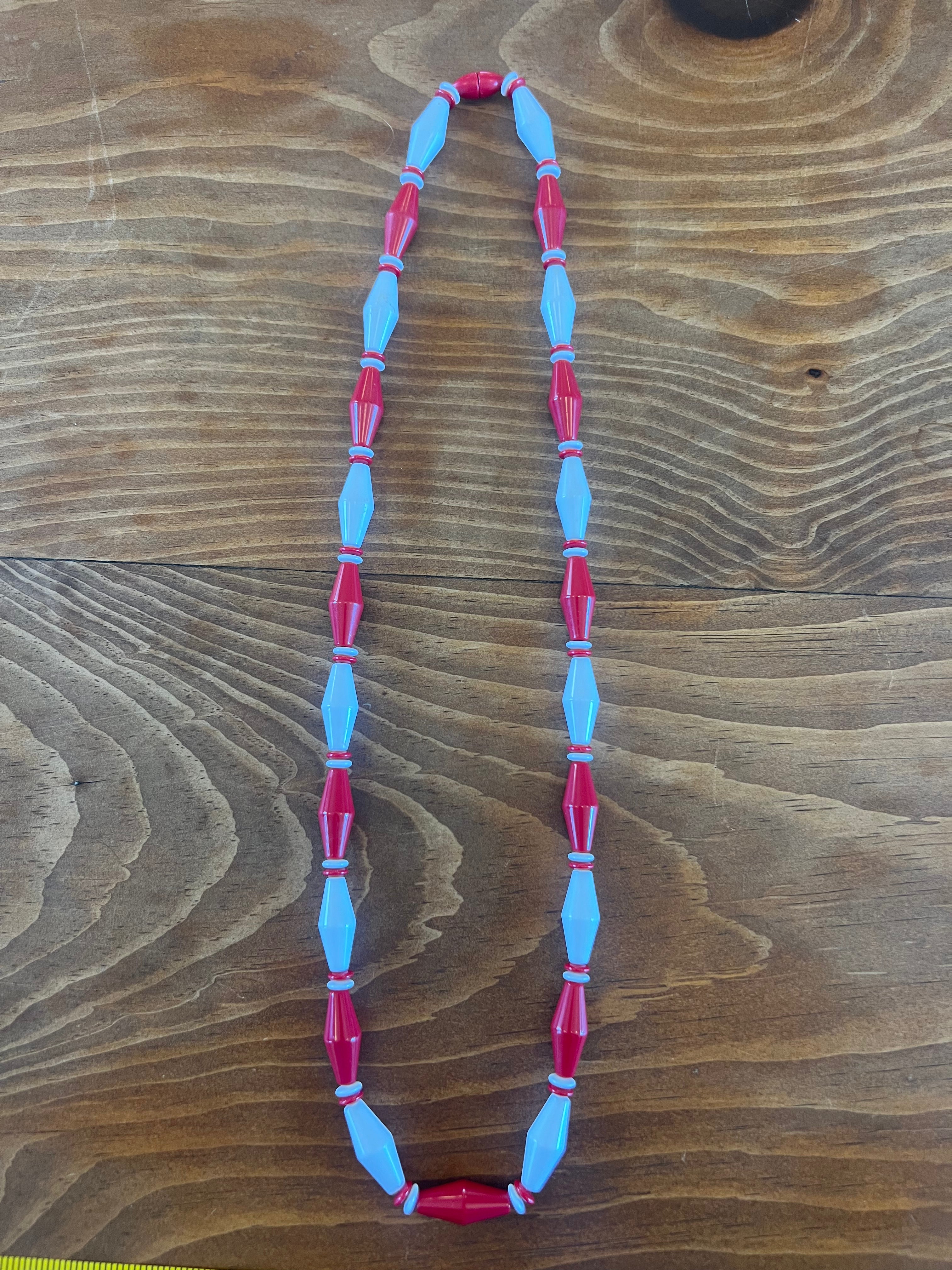 Vintage Diamond Red and White Beaded Necklace (Vintage)