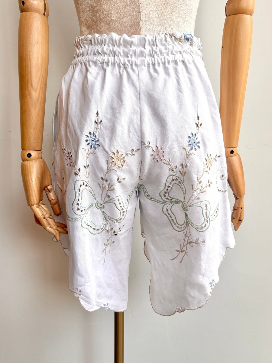 Bouquet and Bow Eyelet Linen Town Shorts - Made X Hudson