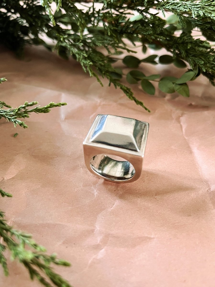 XL Heavy Stud Signet Ring - Made X Hudson