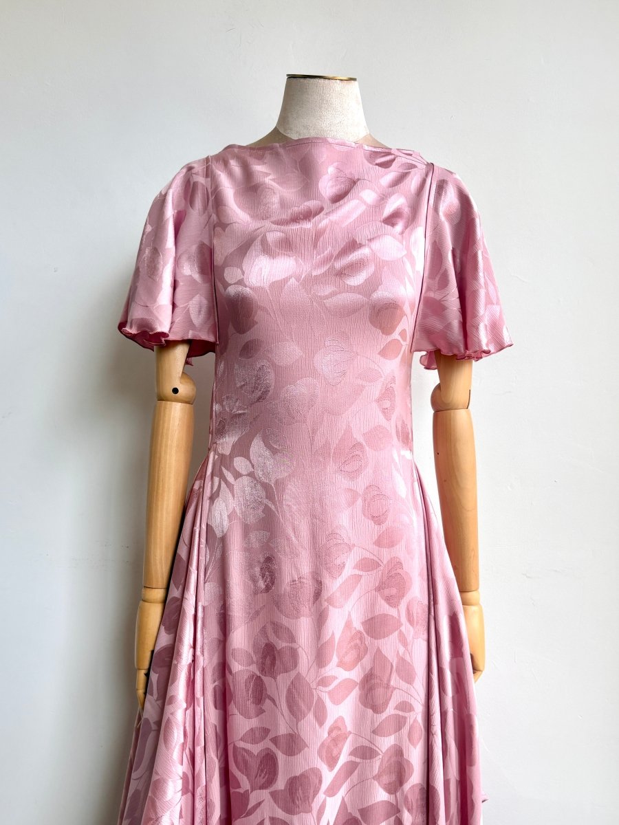 Deco Dress in Dusty Mauve Floral Silk Pattern - Made X Hudson