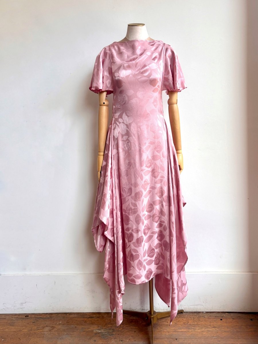Deco Dress in Dusty Mauve Floral Silk Pattern - Made X Hudson