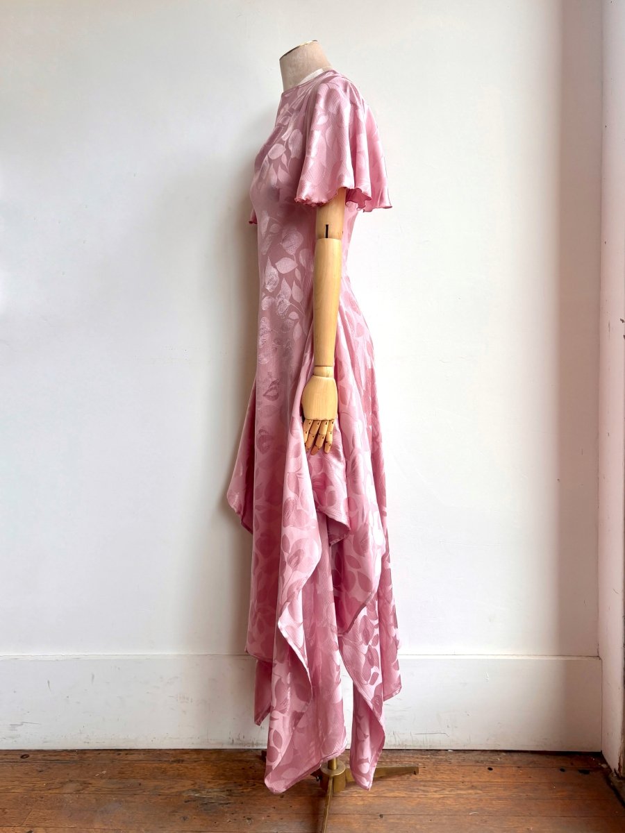 Deco Dress in Dusty Mauve Floral Silk Pattern - Made X Hudson