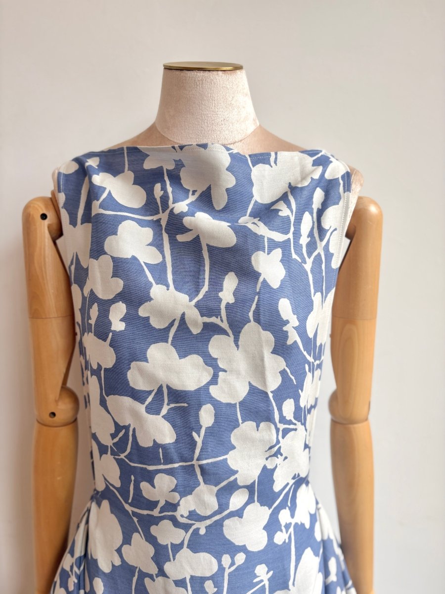 Zero - Waste White and Dusky Blue Floral Silhouette - Made X Hudson