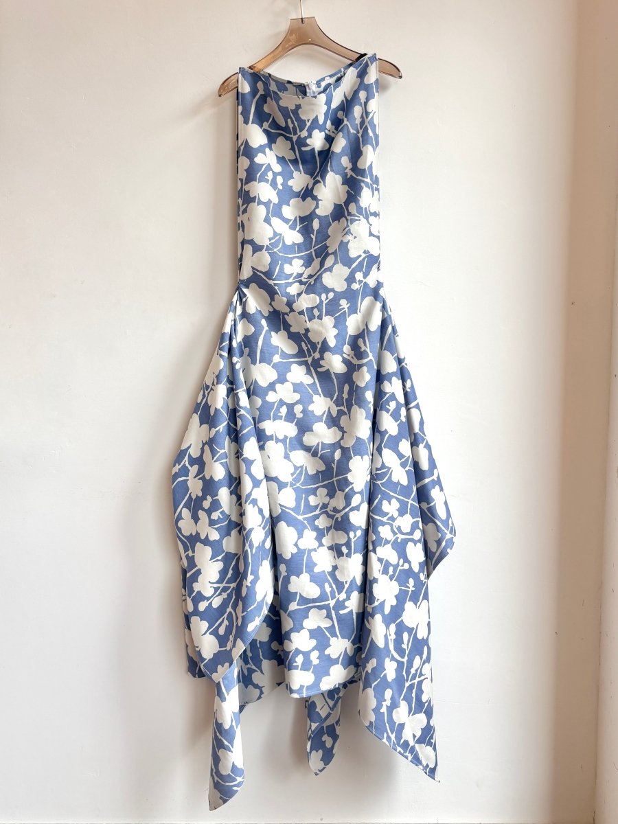 Zero - Waste White and Dusky Blue Floral Silhouette - Made X Hudson