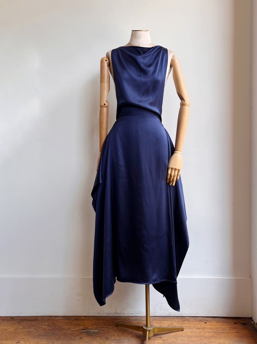 Zero-Waste Dress in Textured Navy Blue Silk Charmeuse – Made X Hudson